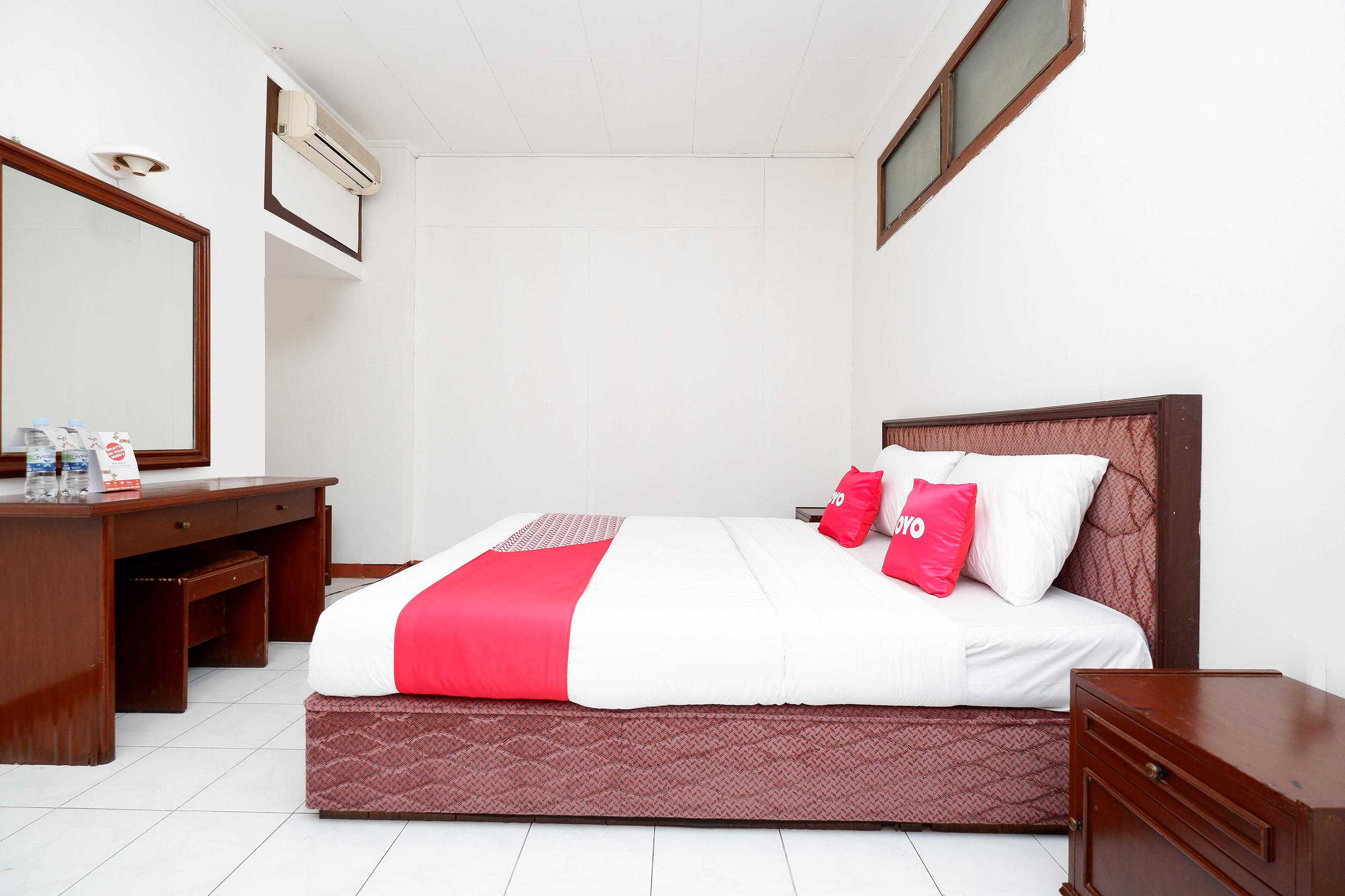 Super Oyo Capital O 1644 Hotel Griya Kencana Solo Exteriör bild