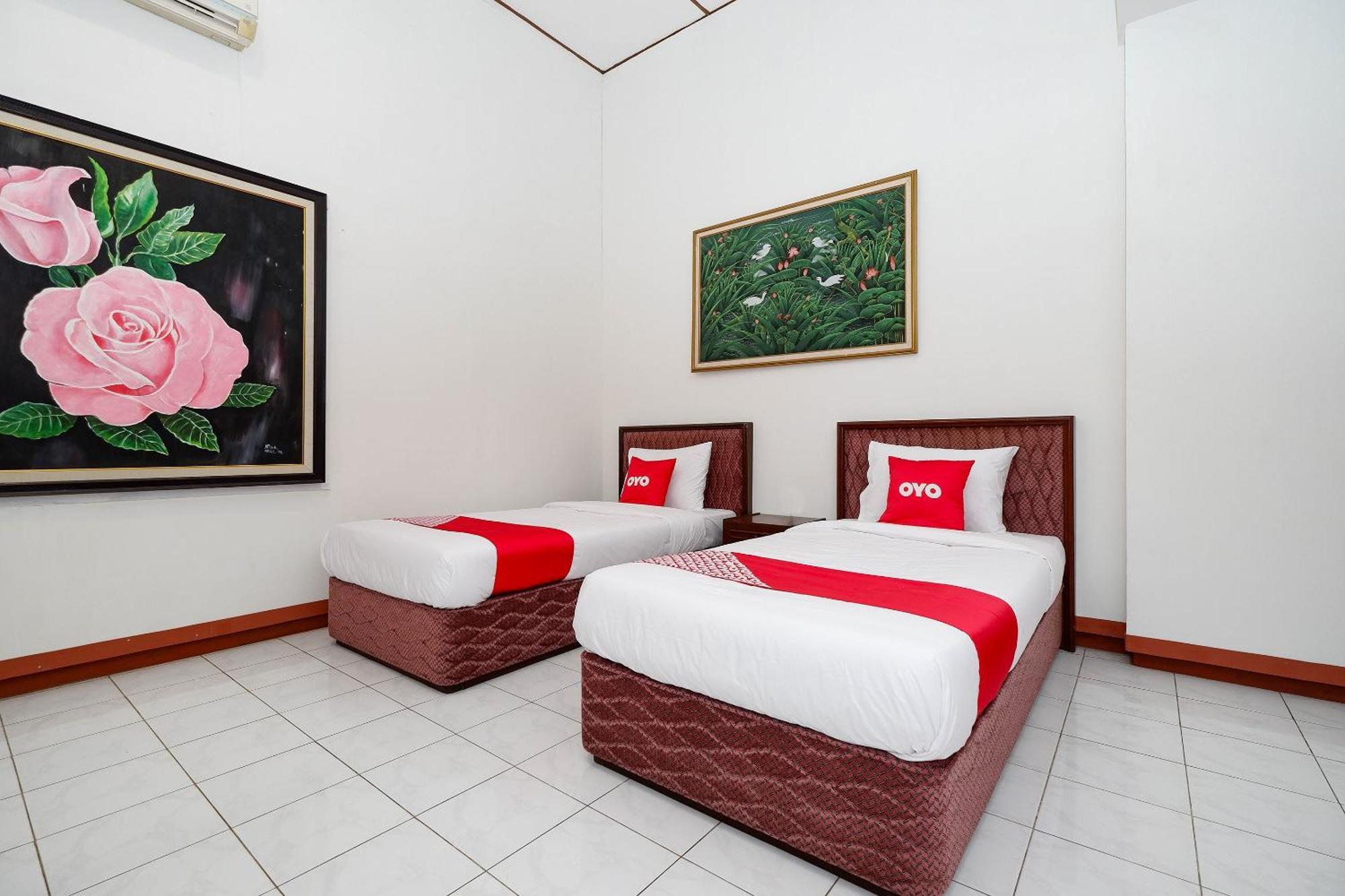 Super Oyo Capital O 1644 Hotel Griya Kencana Solo Exteriör bild