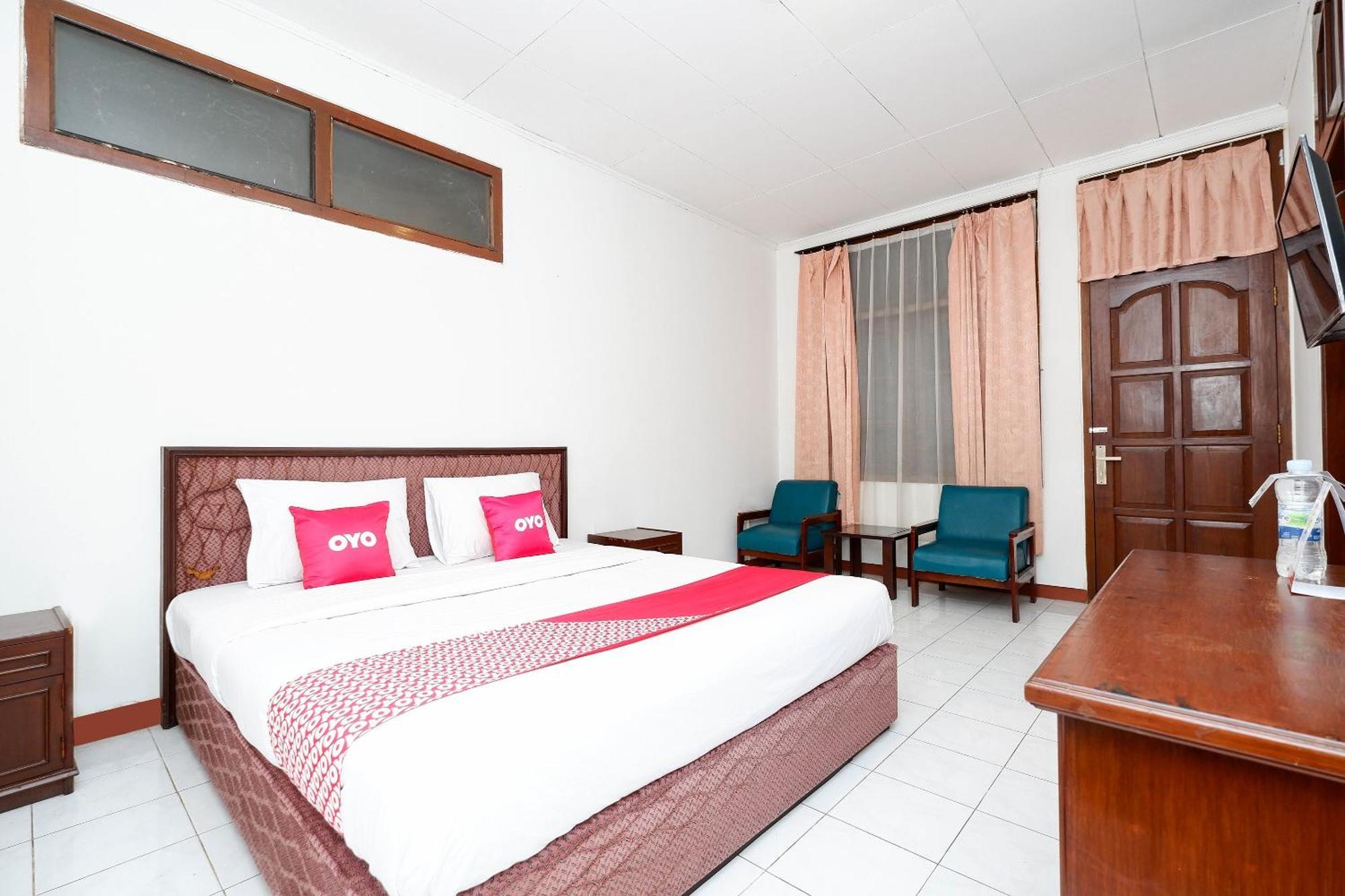 Super Oyo Capital O 1644 Hotel Griya Kencana Solo Exteriör bild