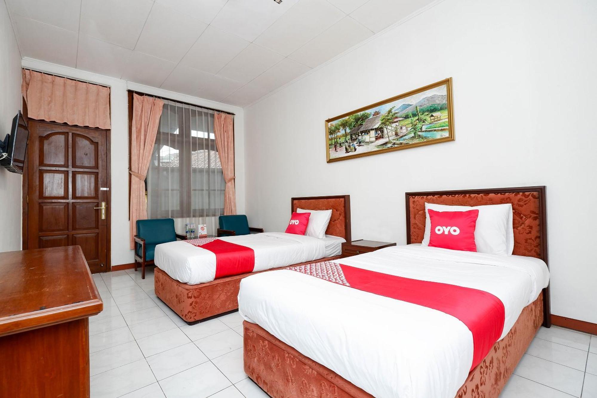 Super Oyo Capital O 1644 Hotel Griya Kencana Solo Exteriör bild