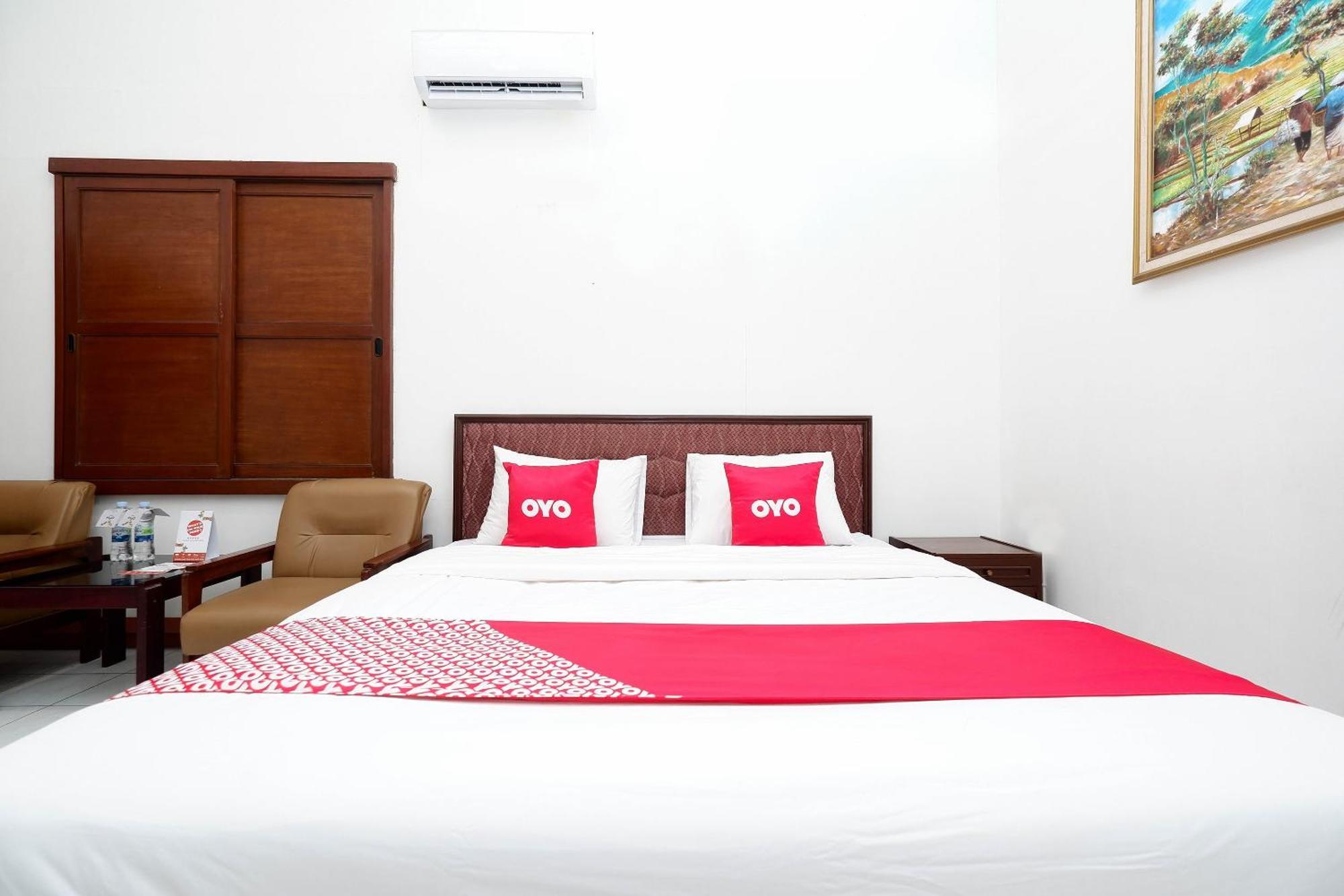 Super Oyo Capital O 1644 Hotel Griya Kencana Solo Exteriör bild