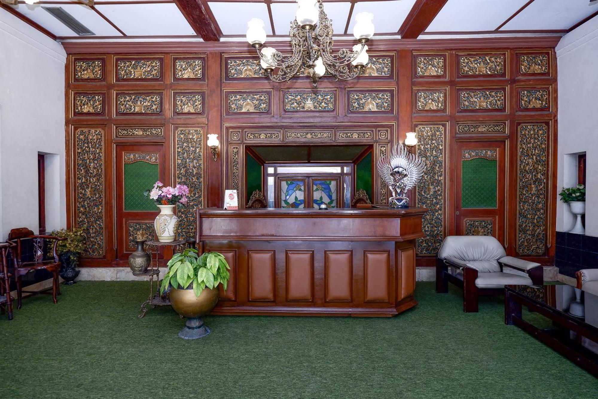 Super Oyo Capital O 1644 Hotel Griya Kencana Solo Exteriör bild